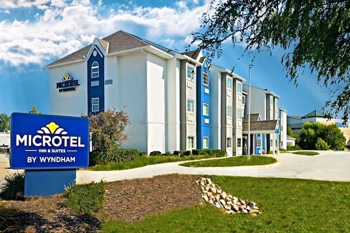 Microtel Inn & Suites