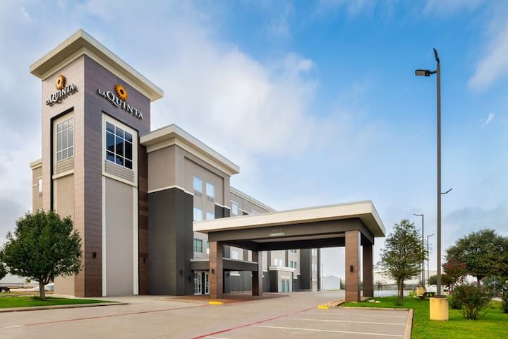 La Quinta Inn & Suites Denton - University Drive