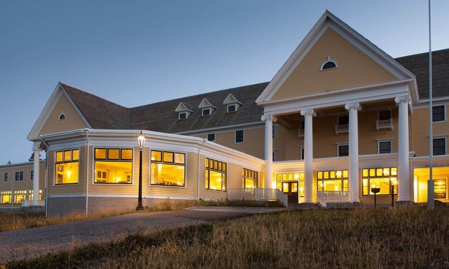 Lake Yellowstone Hotel