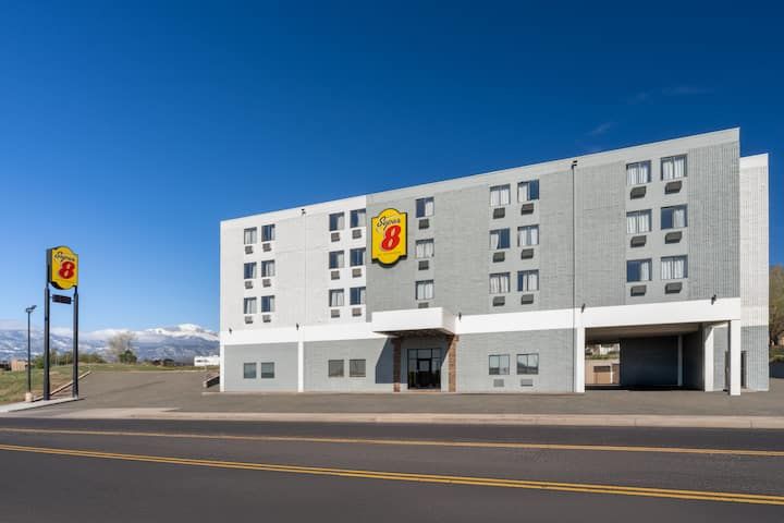 Super 8