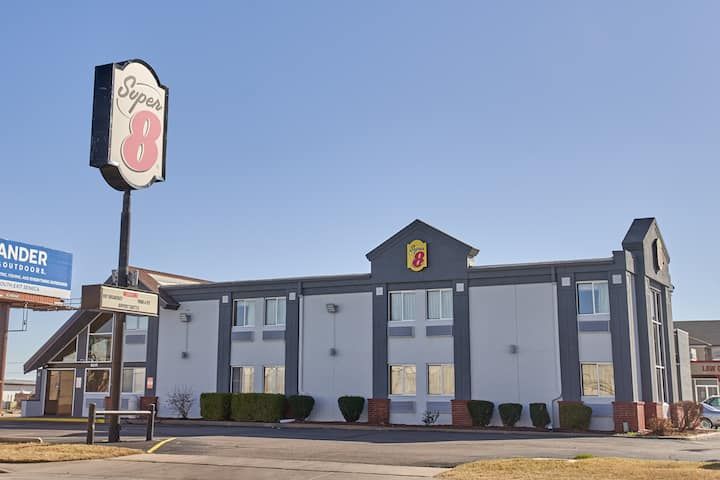 Super 8 Wichita Airport