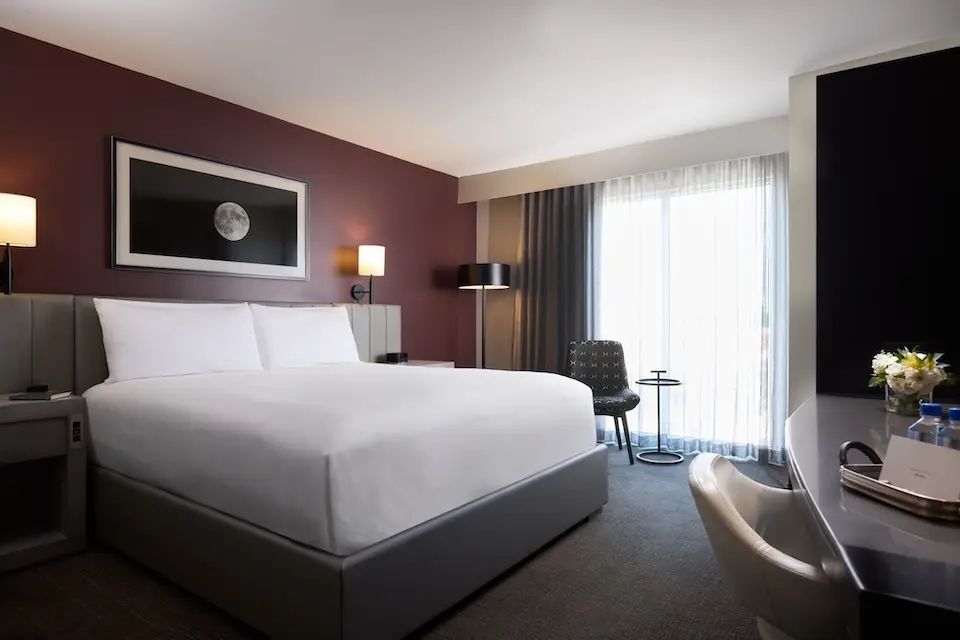 Archer Hotel