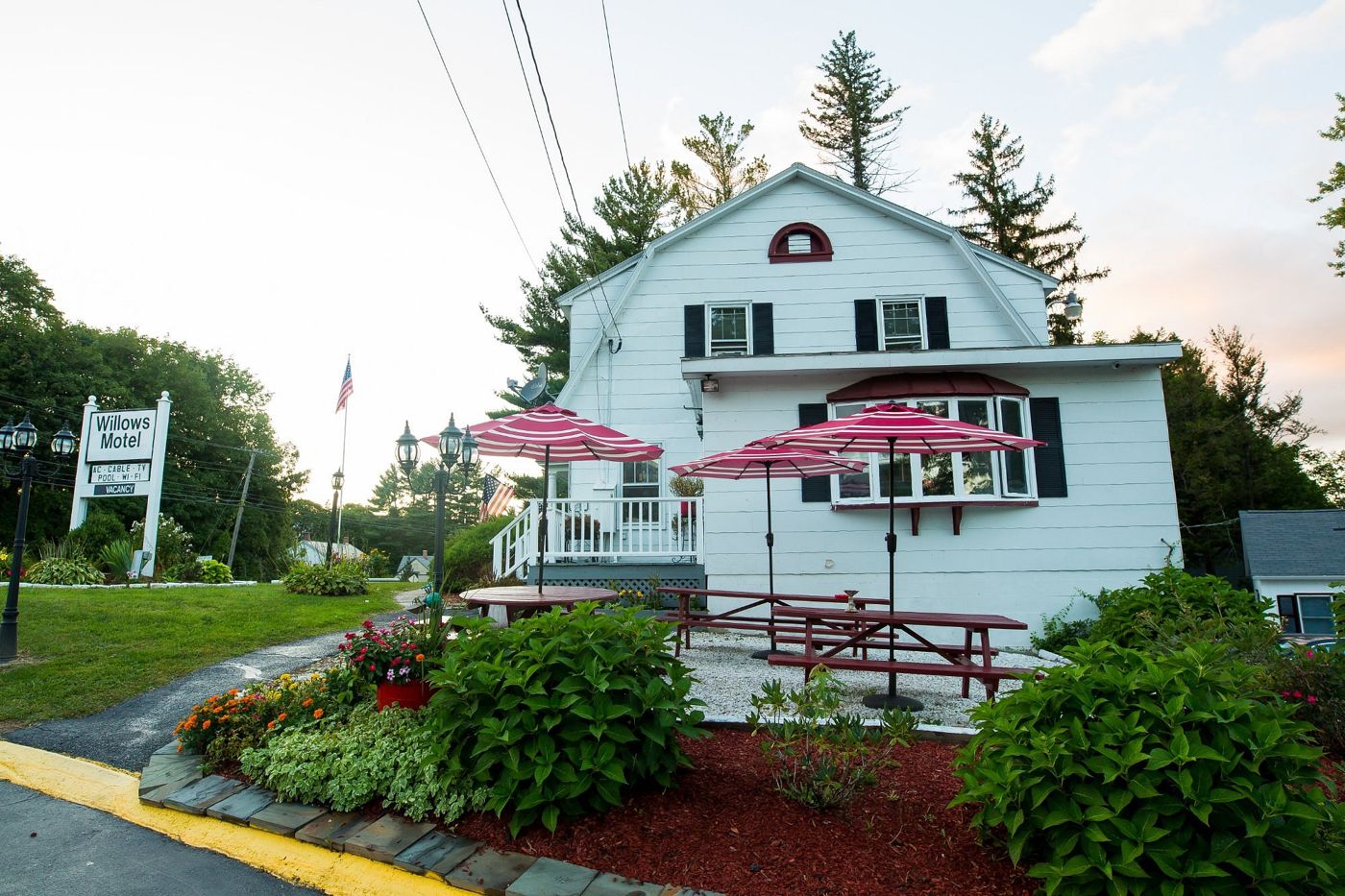 Willows Motel