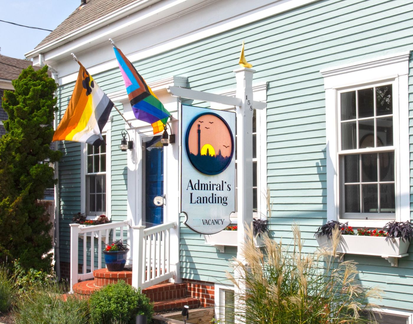 Admiral's Landing Inn