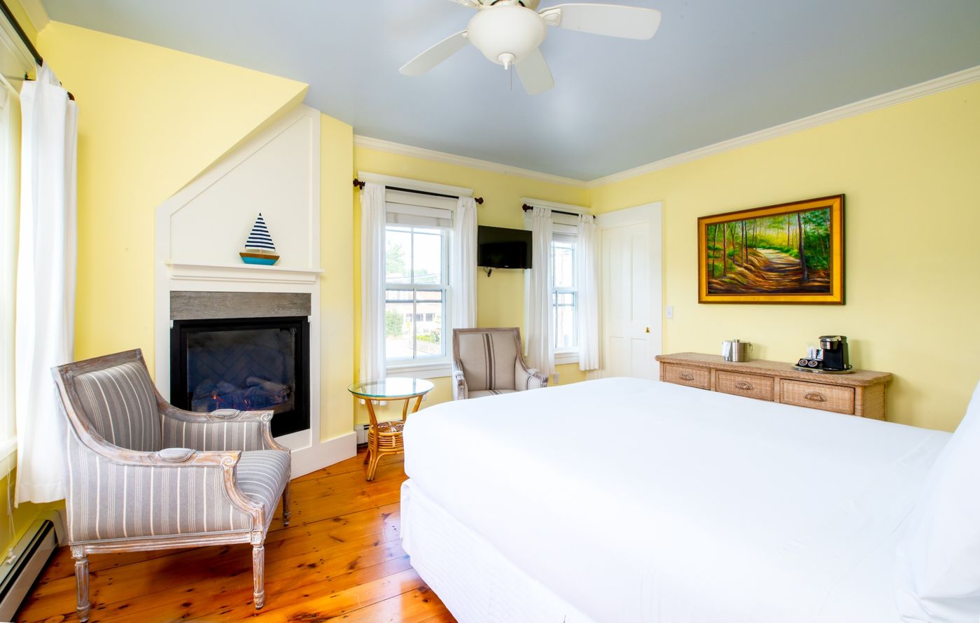 Admiral's Landing Inn