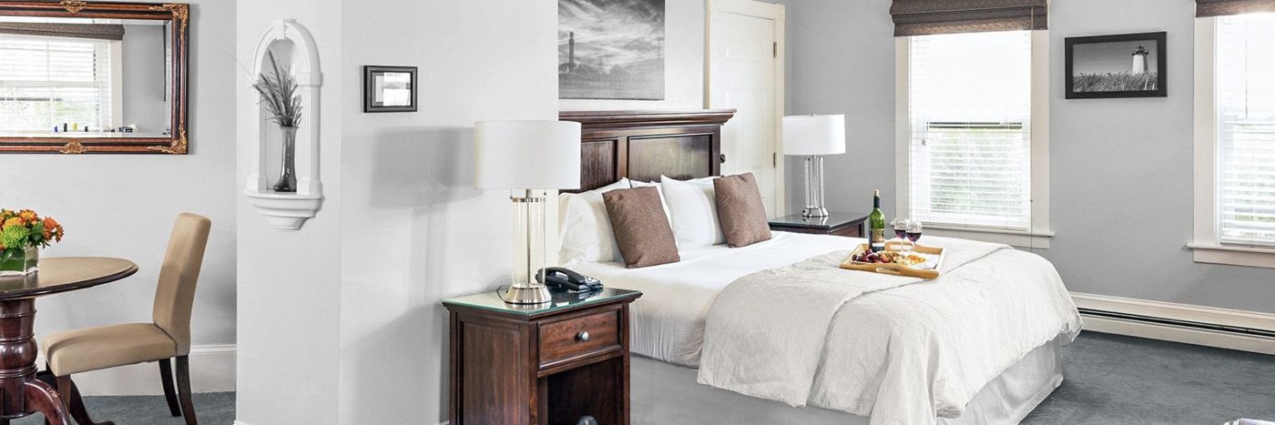 Crowne Pointe