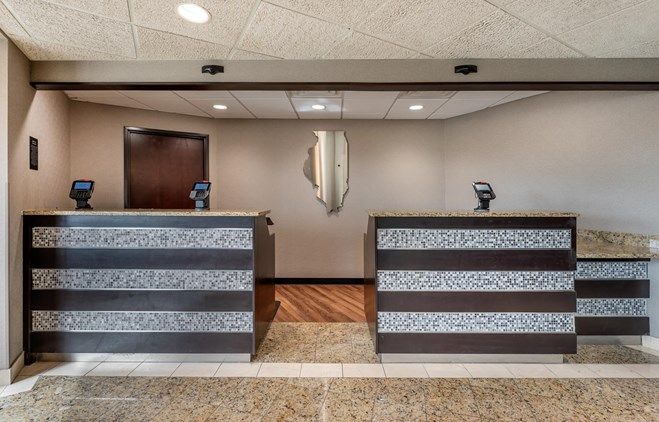 Drury Inn & Suites