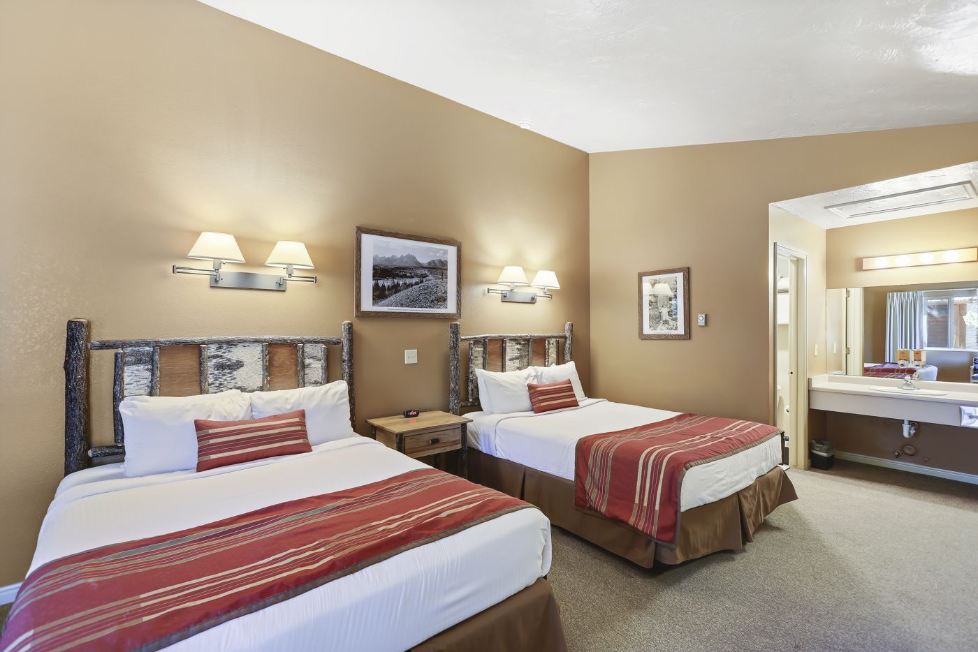 Headwaters Lodge-at Flagg- Ranch