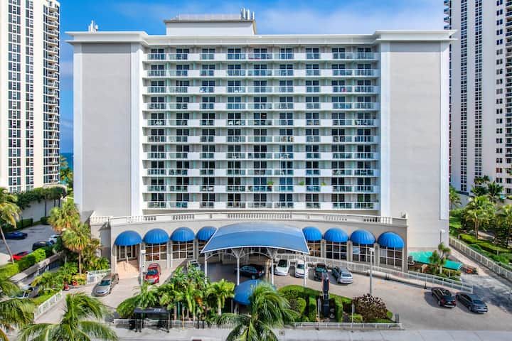 Ramada Plaza Marco Polo Beach Resort