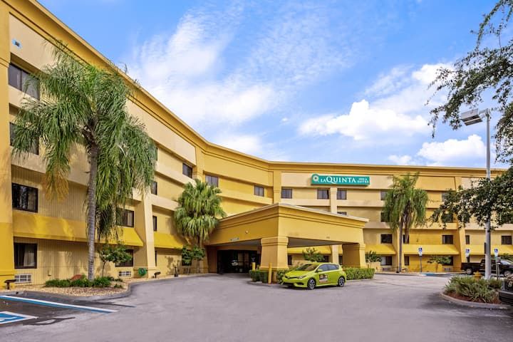 La Quinta Inn & Suites Miami Airport East