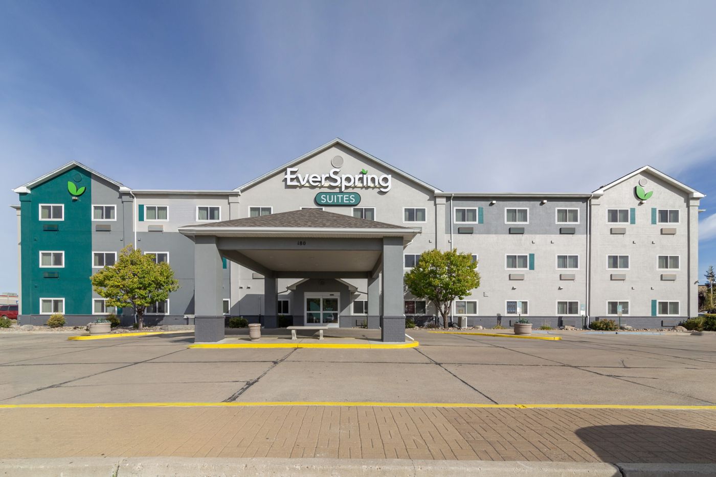 EverSpring Inn & Suites