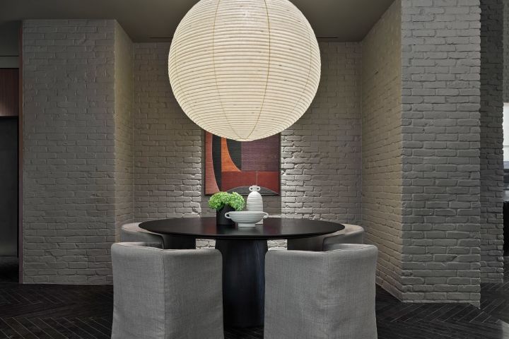 Hotel AKA