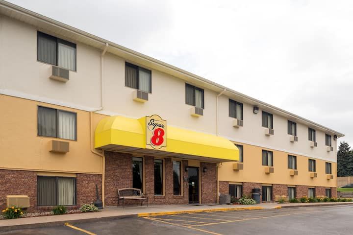 Super 8 Omaha NE