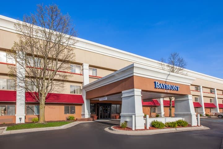 Baymont Inn & Suites Grand Rapids Airport