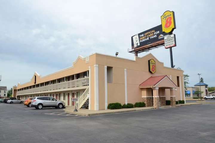 Super 8
