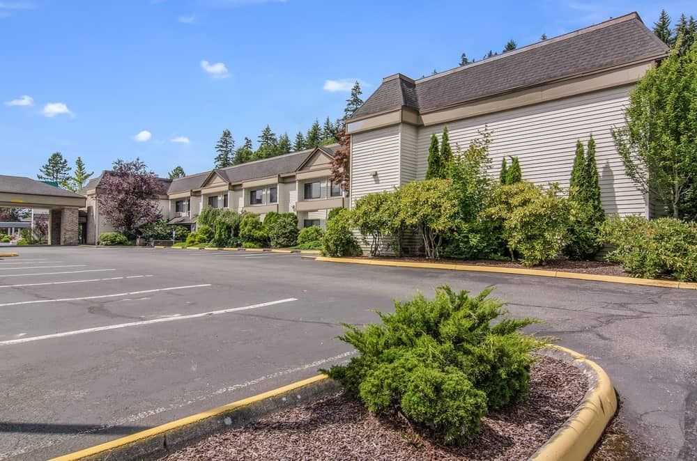 GuestHouse Inn & Suites - Poulsbo