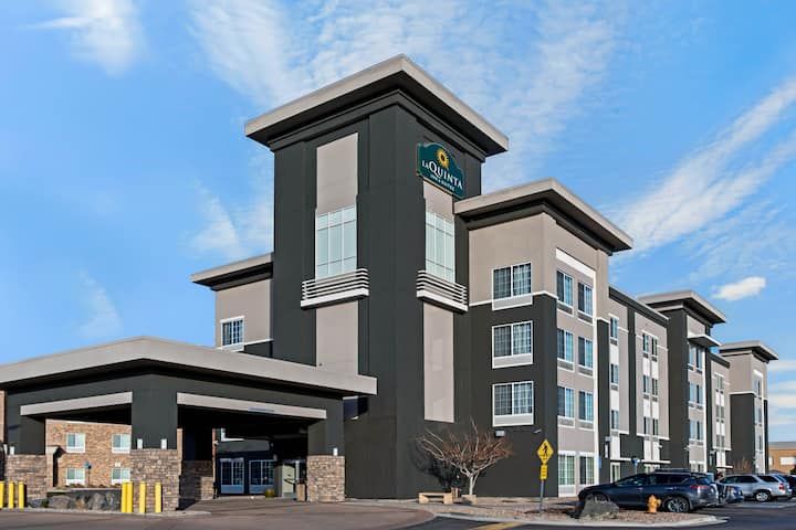 La Quinta Inn & Suites Denver Gateway Park