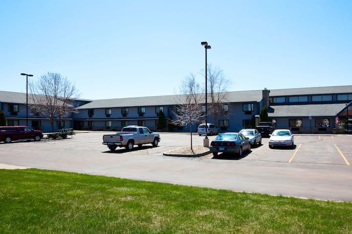 AmericInn by Wyndham Sioux Falls