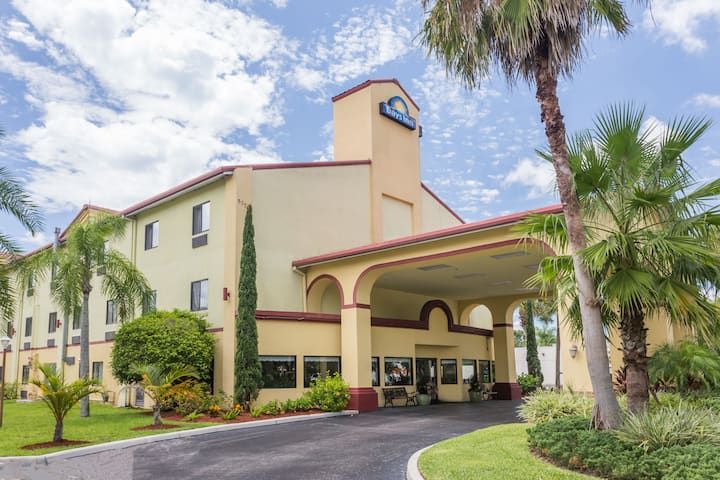 Days Inn Sarasota I-75