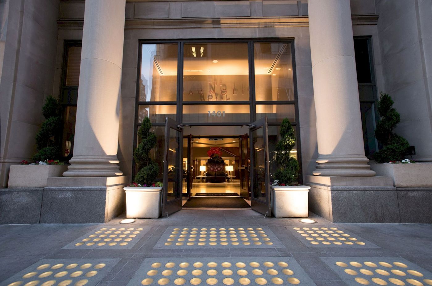 Magnolia Hotel Dallas Downtown