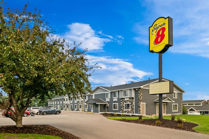 Super 8 by Wyndham