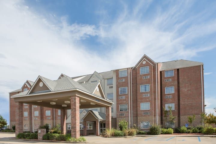 Microtel Inn & Suites