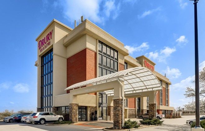 Drury Inn & Suites