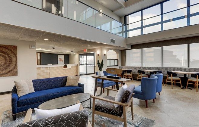 Drury Inn & Suites