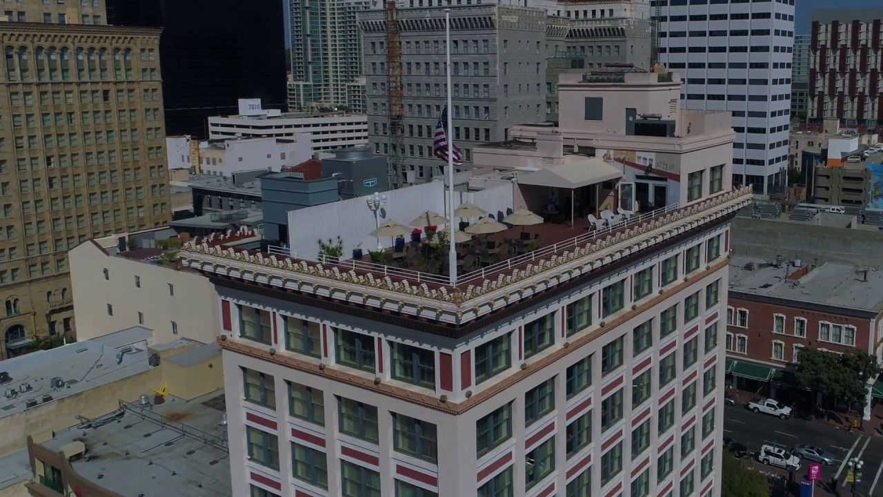 Gaslamp Plaza Suites