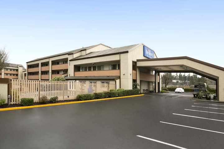 Baymont Seattle/Kirkland WA