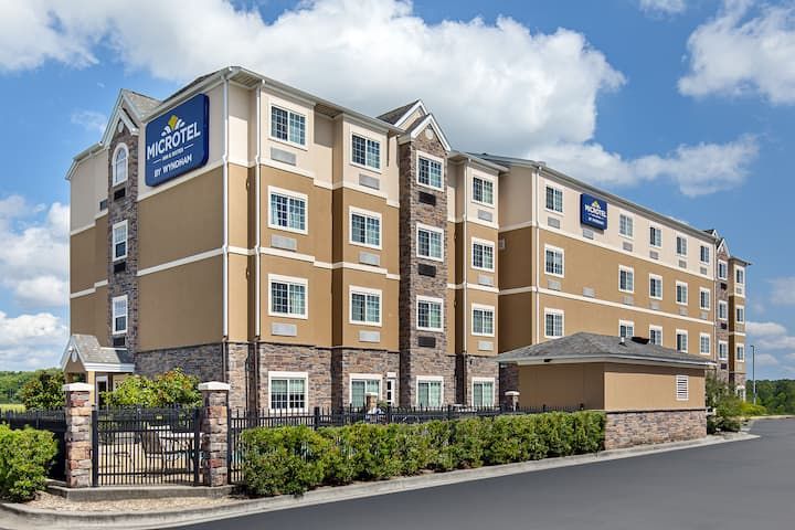 Microtel Inn & Suites by Wyndham Opelika
