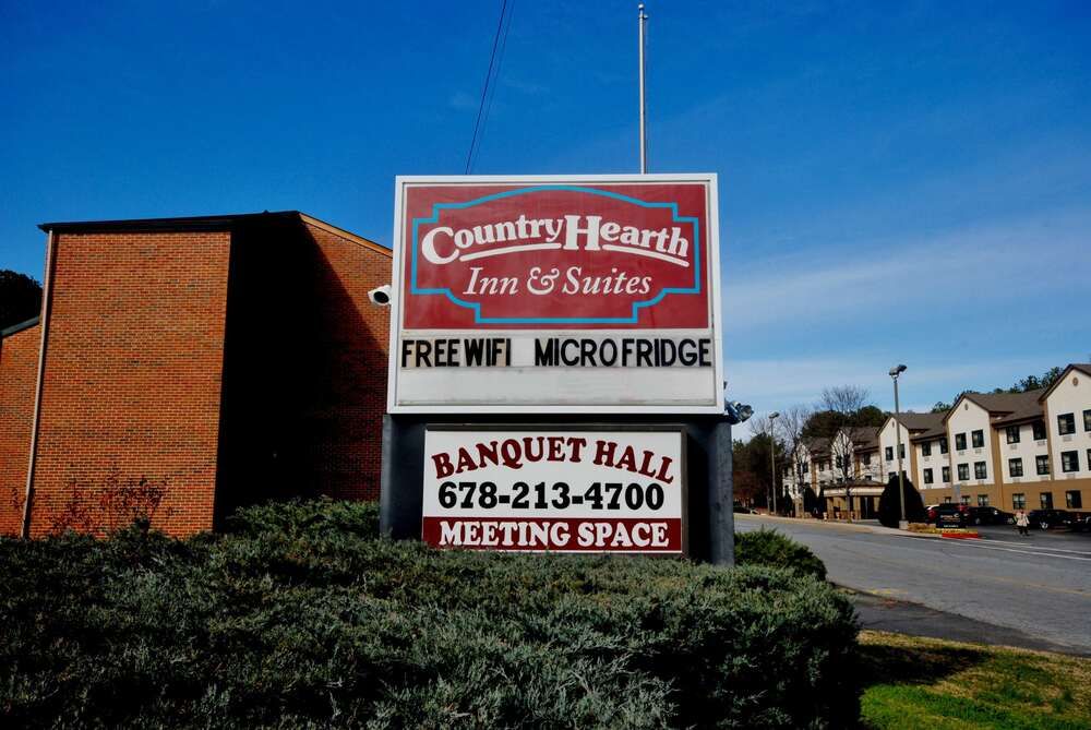 Country Hearth Inn & Suites
