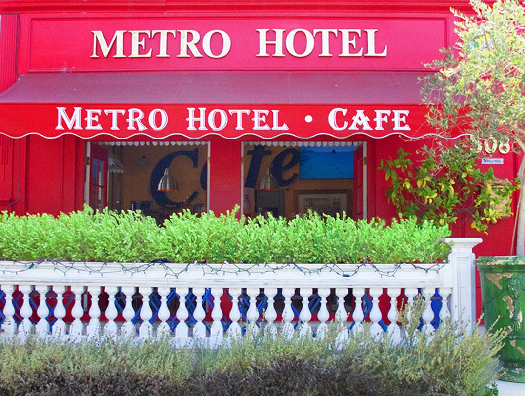 Metro Hotel