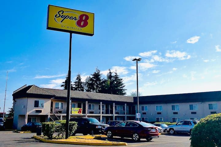 Super 8 by Wyndham