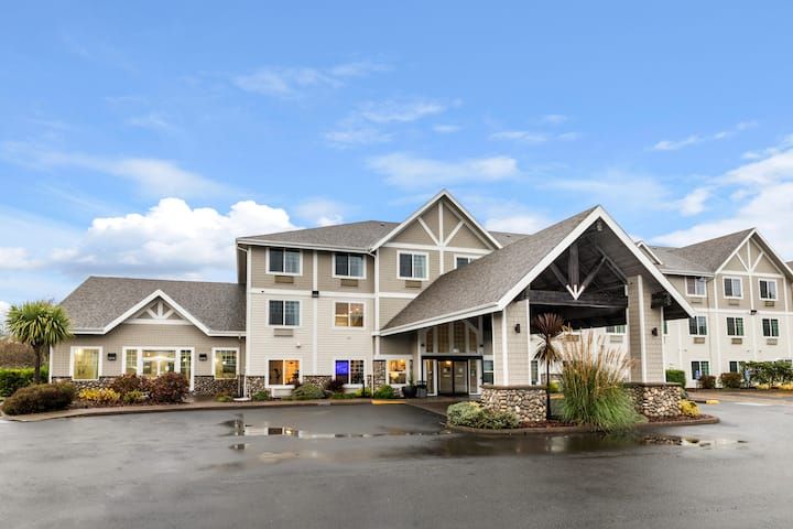 La Quinta Inn & Suites Newport