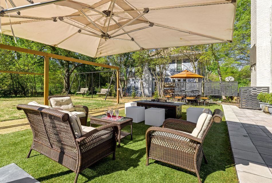 Morehead Manor Bed & Breakfast