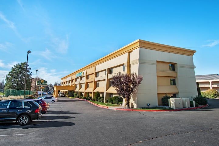 La Quinta Inn & Suites Albuquerque Journal Center NW