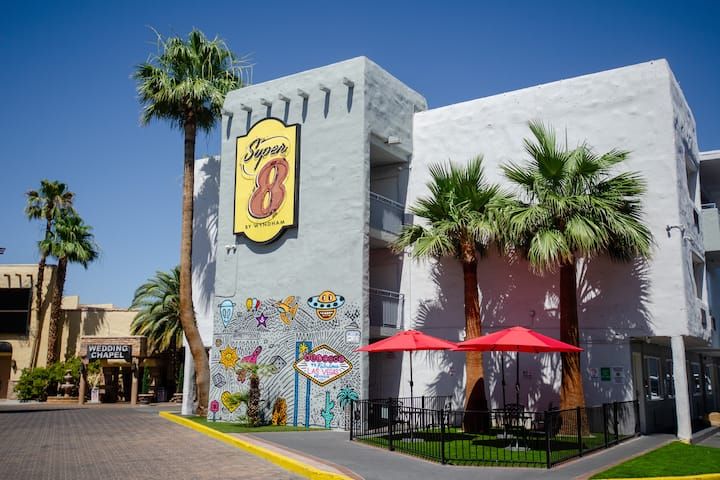 Super 8 Las Vegas North Strip/Fremont Street Area