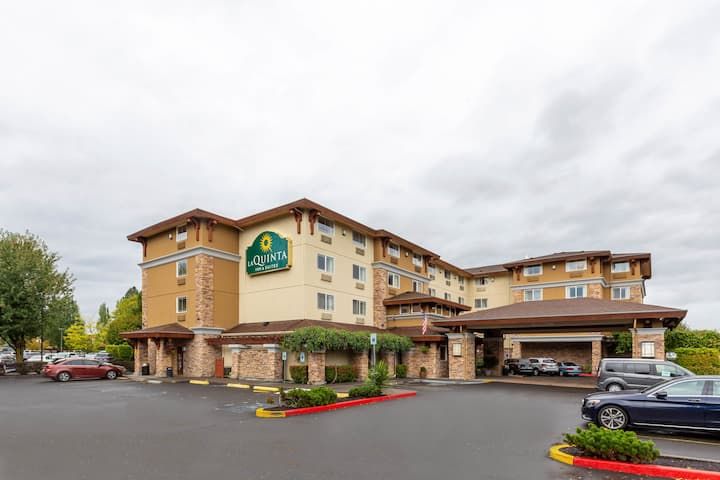 La Quinta Inn & Suites