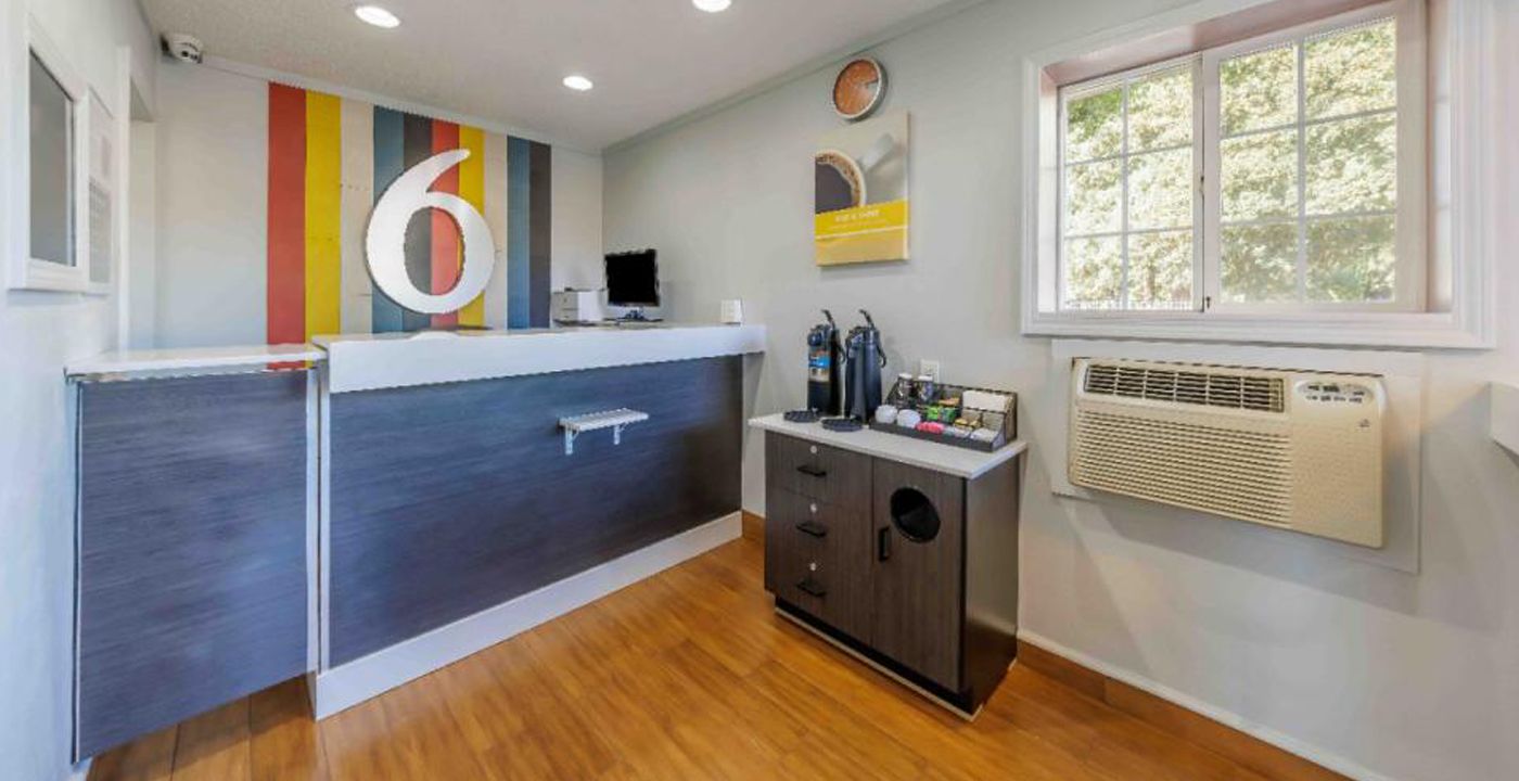 Motel 6