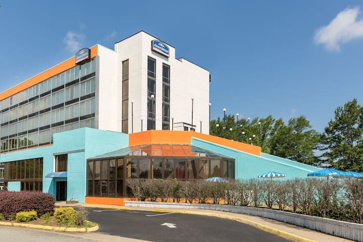 Howard Johnson by Wyndham Williamsburg
