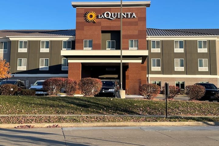 La Quinta Inn & Suites