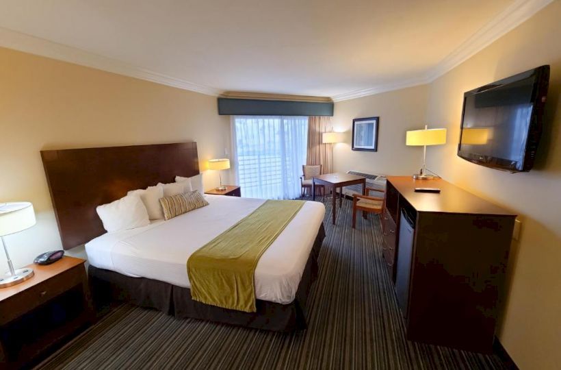 Huntington Surf Inn