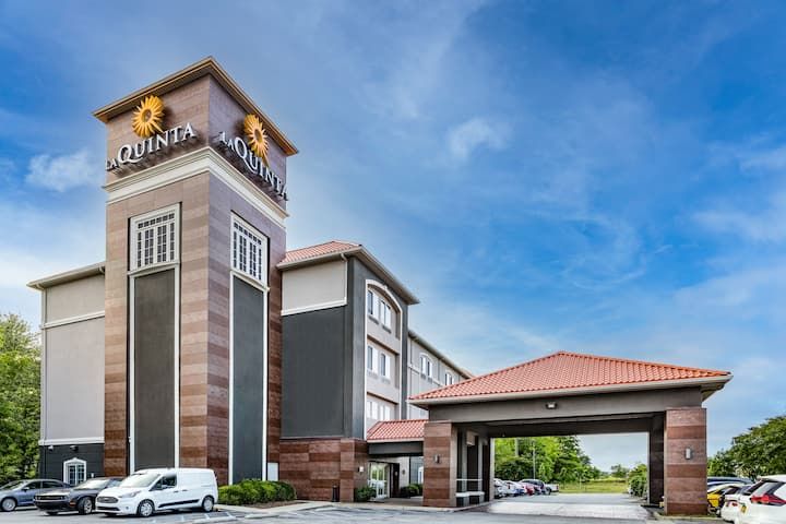 La Quinta Inn & Suites Norfolk Airport