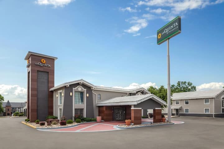 La Quinta Inn Omaha West