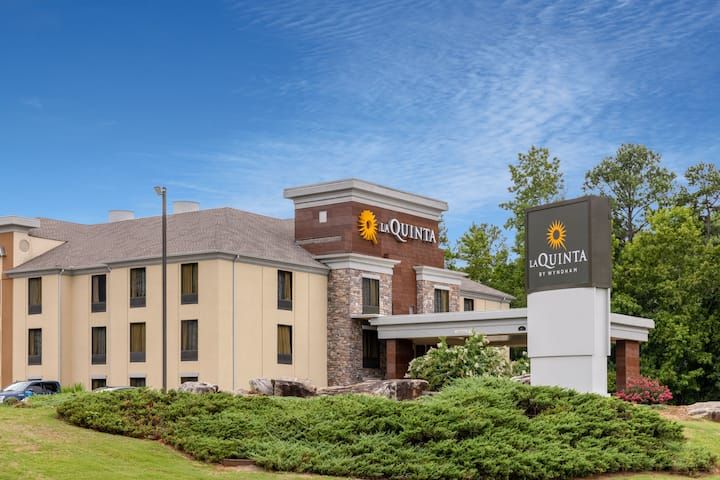 La Quinta Inn & Suites Covington