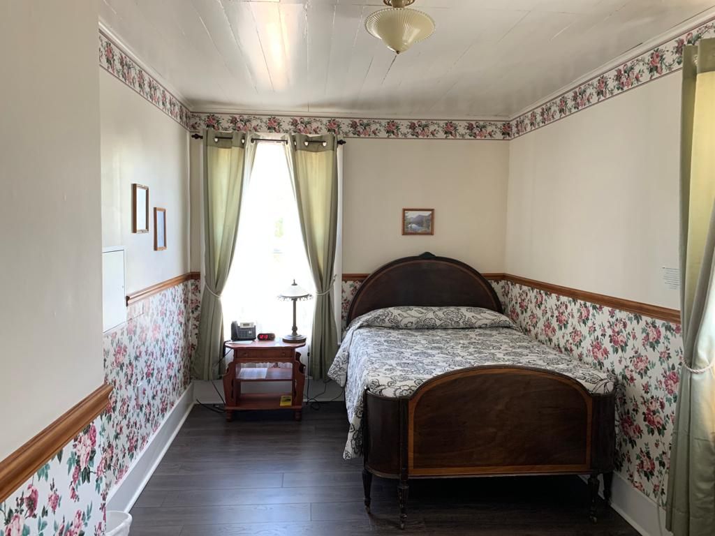 Bridgeport Inn