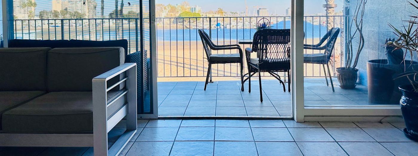 Foghorn Harbor Inn Hotel