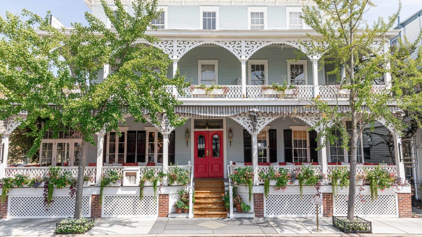 Virginia Hotel & Cottages