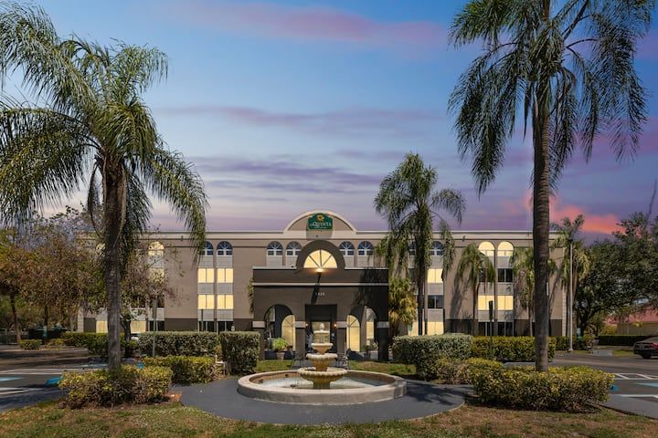 La Quinta Inn & Suites Miami Lakes